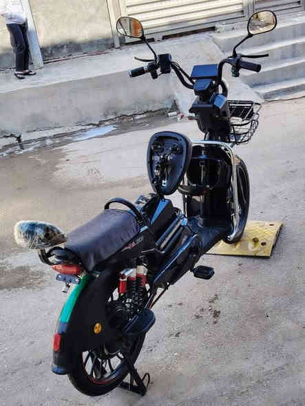 السلام عليكم باسكي شحن للبيع موديل 25 البايسكل الجديد صار لي ثلاثه اشهر من اخذته من  البايسكل خمس بطاريات  اكلهن جدد العنوان بعقوبه فلكه نهودا المفرق الرقم الهاتف *********** الاتصال بهذا الرقم اهلا وسهلا
