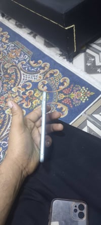 ايفون 11 • ١٢٨ جيجا • مكفول