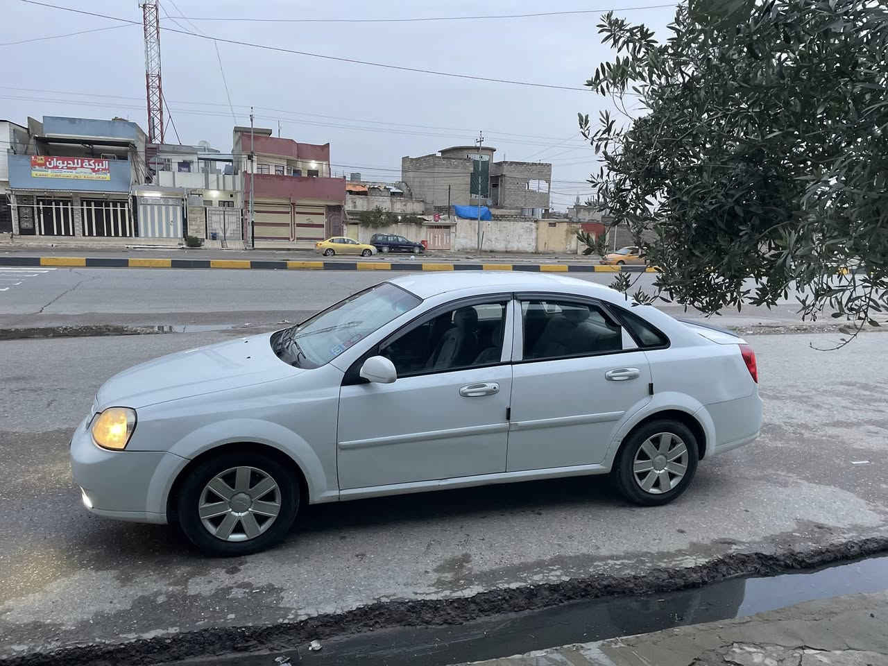 أوبترا
2012
كير محرك شرط 
كابون بانزين 
فول كير عادي 
تبريد 
بيها ثلاث قطع صبغ 
وسقف بي بارد 
68 ومجال 
سياره جاهزه 
***********
