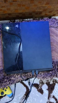 ٠٧٧١٦٦٠٢٦٦٠ جهاز بلاي 4 مهكر داخل الجهاز  العاب عدد5 يدات اثنين فات سع...