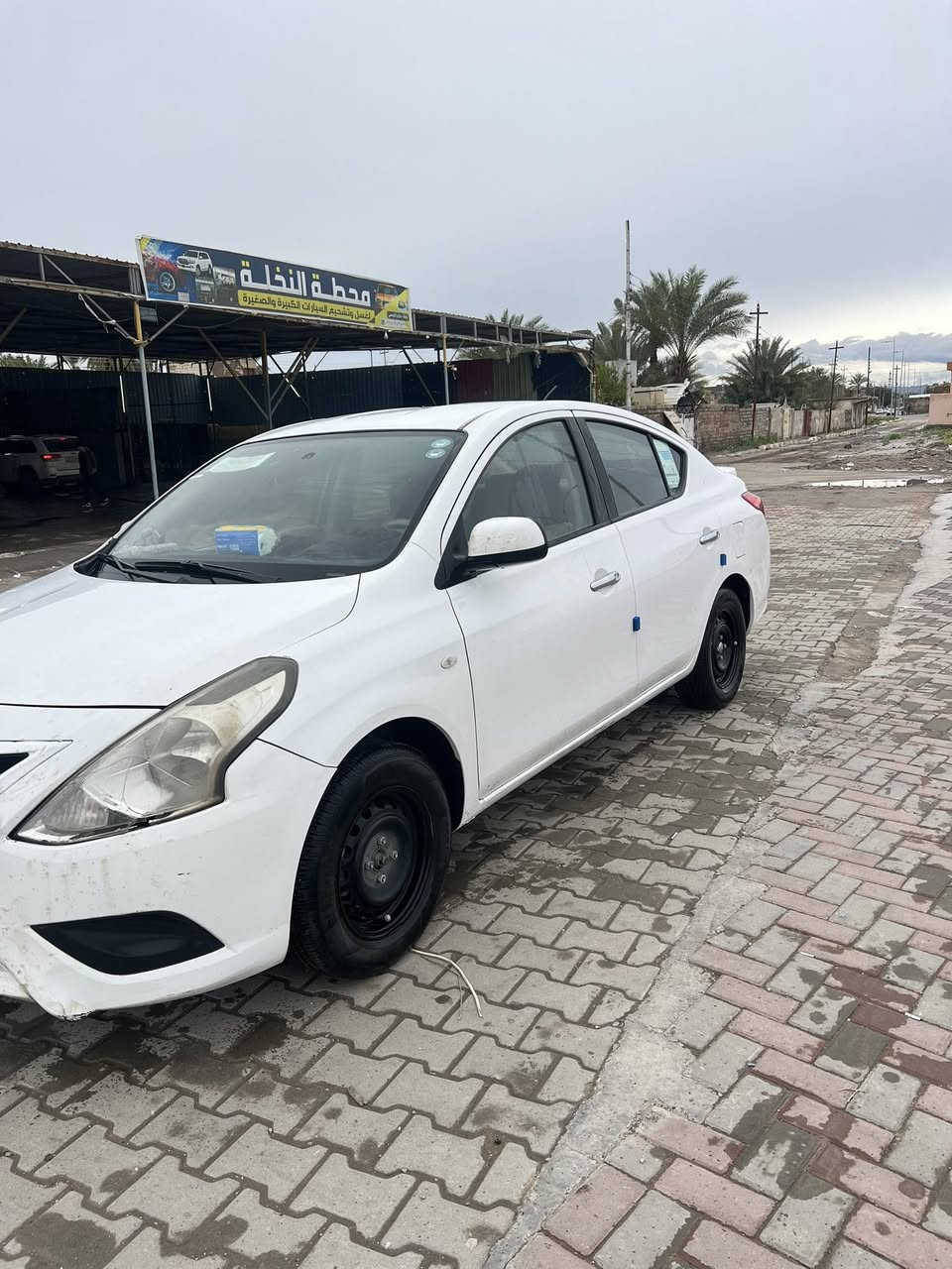 السلام عليكم 
نيسان سني هندي (بليته زركه ) 
موديل 2019 
السياره كلين بدون صبغ ( فقط بيها مكان بارد زغير ) 
سياره خير منً الله 
كير محرك شرط لاتنقيص لا تبخير 
رقم أربيل سنويه هزا جدد 
شرط التحويل 
مكان السياره بيجي 
السعر 112 💵 
بيها مجال للشراي 
للاتصال 
***********
