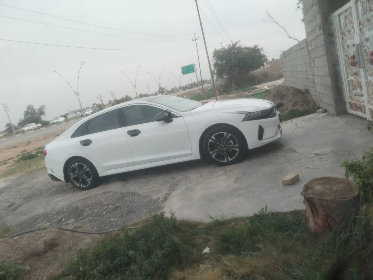 كي فايف موديل ٢٣ خليجي بغداد بأسمي فول مواصفات ماشيه ٥٠ المكينه الفين المرغوب سياره ضرر بس جاملغ فقط بدون دواخل مرفوقه صورة الجاملغ الاستفسار ع هاذا الرقم ***********
