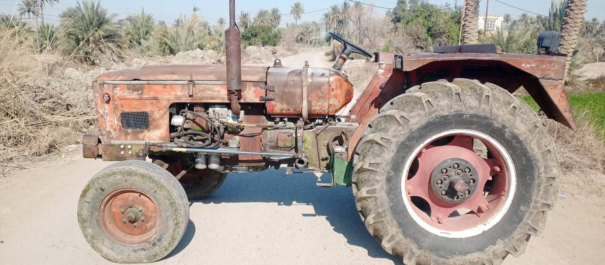 سلام عليكم ورحمة الله وبركاته عنتر للبيع مديل 88جاهزه من كلشي محرك كير اكسن تاير باتري مقدم استوني ام سوي وياه خرماشه او فراك مكاني نجف ***********
