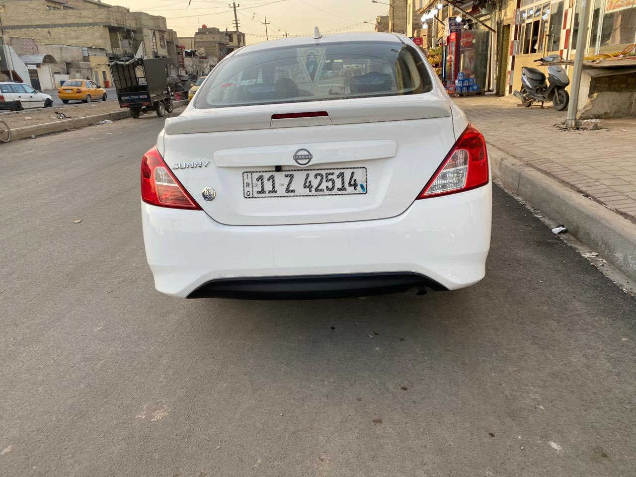 السلام عليكم                                                                        نيسان سني هندي بليته زركه 
رقم بغداد شركه سور 
موديل ٢٠٢٤
ماشيه ٣٣
مكينه وكير مكفولات 
مكفوله من الصبغ 
مواصفات معروفه 
دوشمه عامه 
سبير منازل
حداديه شركه 
تخم تاير جديد 
تبريد ثلج 
موبايل 
***********
