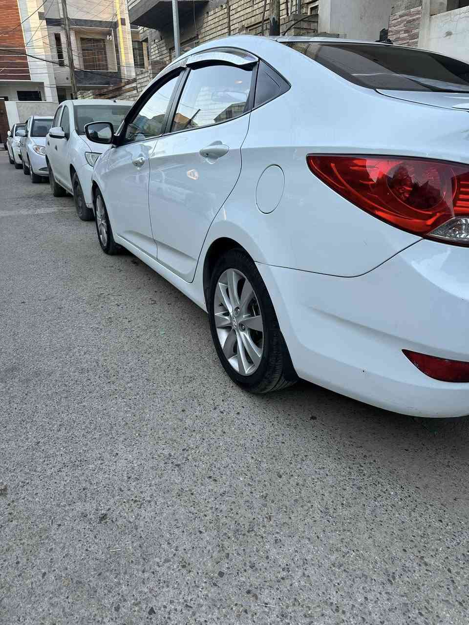 سلام عليكم اكسنت 2013 وارد خليجي فول مواصفات تحكم ستيرن فتحة اشاير بالمري حساسات 5 ويل كب و مواصفات الاكسنت معروفة محرك 1600 دوش كير و مكينة كفالة السيارة ماناقصها شي تخم تاير باتري جديد تبريد غرفة جديدة نضيفة السيارة بدون دواخل فقط بيها اماكن صبغ للجمالية السياره بسمي رقم او هزه جديد السعر 93 وبيها مجال *********** مكاني بغداد
