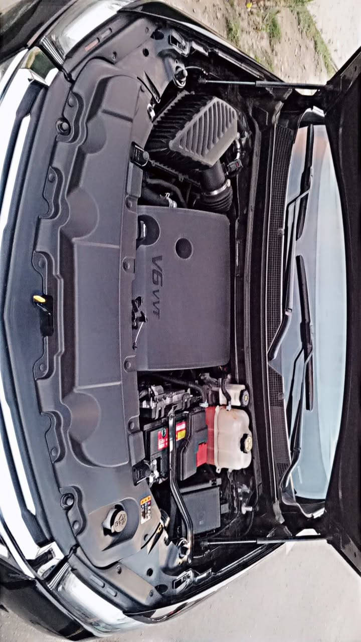 السلام عليكم ترافرس موديل 23
مواصفات Lt2  معروفة 
مفتاح التشغيل بصمة وتشغيل عن بعد 
3 قطع تبريد 
5 بصمات ابواب 
صندوق كهرباء 
كشانات الامامية كهرباء 
تدفئة بالكشنات 
تدفئة مقود 
سايد بريك بصمة 
شاحن موبايل واير ليس 
مخارج UBS
رادار امامي + تحديد مسار 
رادار جانبي نظام النقاط العمياء 
اشارة بالمرآة 
شاشة قاصة تدعم نظام الاندروي
كشافات امامية زنون 
حجم الاطارات 18 انج ويل كب 
حجم المحرك 6 سلندر  3600 
ناقل الحركة 9 نمر 
عداد المسافات الحالي 27000 الف مايل 
السيارة رقم بغداد الجديد انكليزي 
الضرر باب الامامي الايمن مبدل قطعة اصلية 
يوجد بارد خفيف في مؤخرة  الجاملغ  الامامي 
ايرباك كشن + بردات ضارب 
جميع صور المزاد مرفقة بالمنشور 
عنوان بغداد رقم الهاتف *********** بي وتساب
