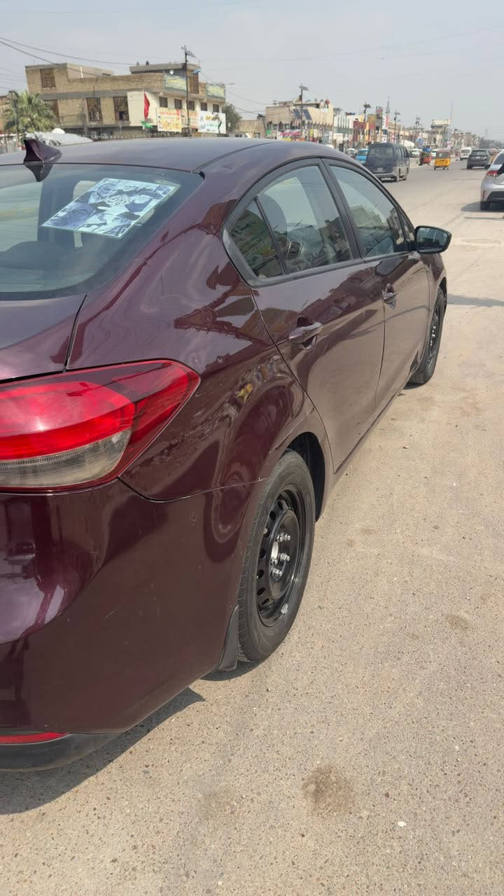 السلام عليكم كيا فورتي موديل 2017 وارد امريكي الضرر كما موضح بالصور سونارها موجود ناشره وبيها حادث بالعراق هم موجود بالصور السياره ماشيه 84mi رقم السياره اربيل الجديد السياره ماناقصها شي صدر امامي جديد تايرات تخم كامل جديد والسياره مداريها من دهن اصلي ومي اصلي وبانزين كله محسن سعر السياره 116 ورقه وبيها مجال كلش كلش بسيط للشراي مكاني بغداد مدينة الصدر هذا رقمي بي واتساب واتصال رصيد فقط ع الفيس ممتواجد ***********مؤمل شاكر
