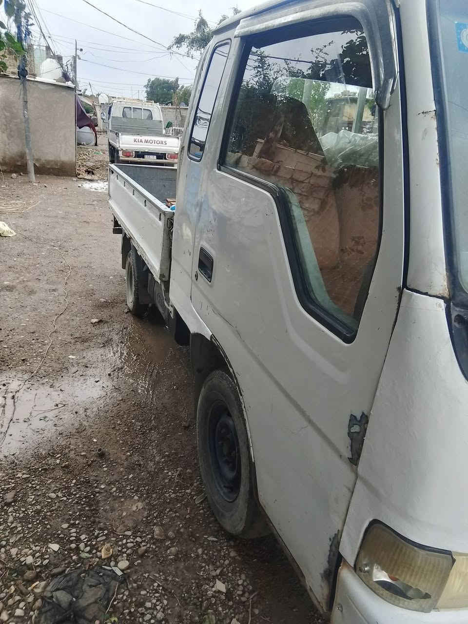 سلام عليكم كياة فنتيرة موديل 2000 ستة جنكال الرقم بغداد بسمي كير محرك اكسن مكفولة شاصي مكفول المكان بغداد ***********
