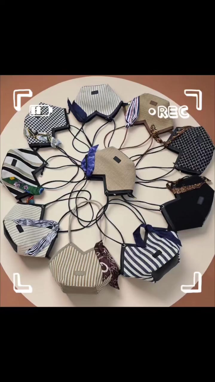 جنط نسائيه تركيه كواليتي عالي 🇹🇷👛 
يتوفر جملة ومفرد 
موديلات جديدة 👍 
للطلب مراسلة صفحه 📩📨 
#يوجد_لدينا_خدمة_توصيل_لكافة_أنحاء_العراق #موضه #موديلات_جديده #اناقه #جنط


**إذا كنت صاحب هذا الإعلان وتريد حذفه لأي سبب، رجاءا أرسل رسالة إلى الدعم الفني**