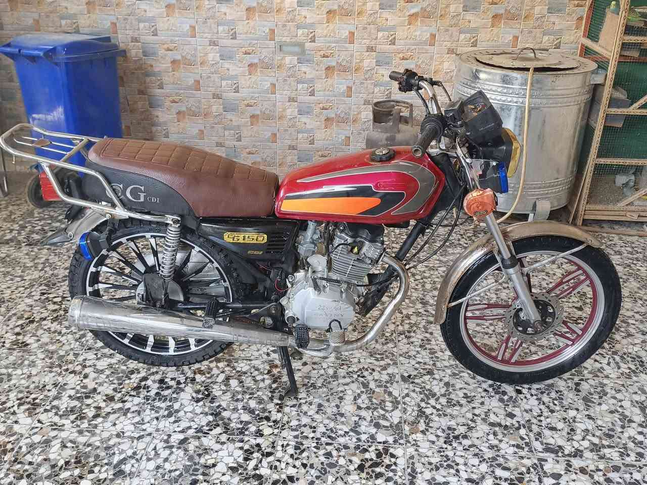 سلام عليكم دراجه ايراني خمسه كير فقط بيها شخط بالقبق مال كلج موضح بالفيديو موديل 21 بدون اوراق فقط مكاتبه مابيها اي نقص كلشي شغال بيها  عنوان بغداد حي النصر *********** السعر 325 وبيها مجال كلش قليل
