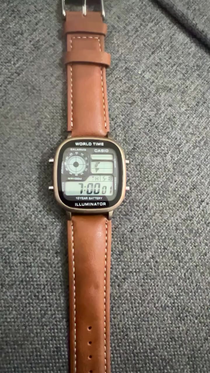 للبيع: ساعة كاسيو World Time الأصلية
ساعة كاسيو اليابانية الأيقونية بتصميم كلاسيكي أنيق.
• الموديل: Casio AE-1121WH (نسخة يابانية).
• المميزات: توقيت عالمي (خريطة رقمية)، 5 منبهات، إضاءة LED.
• البطارية: تدوم حتى 10 سنوات.
• المقاومة: ضد الماء حتى 100 متر.
• الحزام: جلد بني فاخر.
• الحالة: ممتازة وشغالة 100%.


**إذا كنت صاحب هذا الإعلان وتريد حذفه لأي سبب، رجاءا أرسل رسالة إلى الدعم الفني**