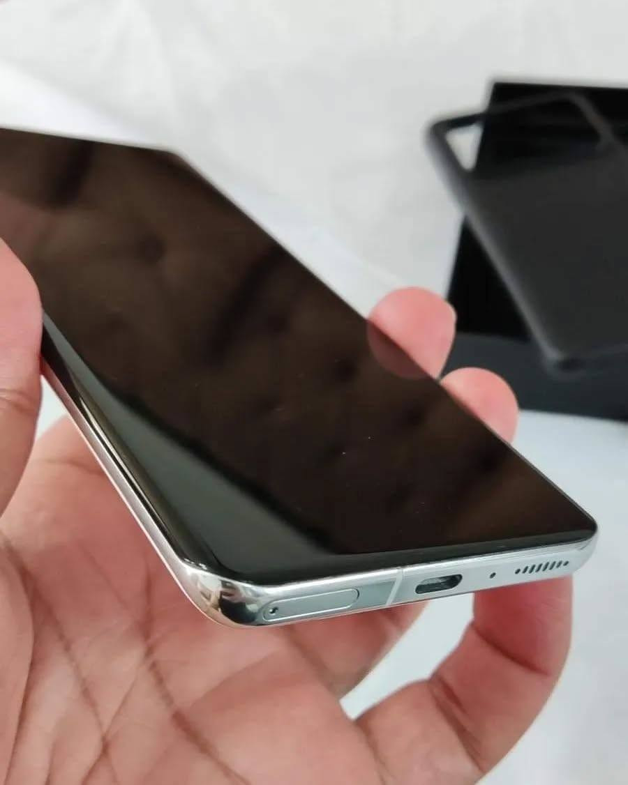 Xaomi 11 Ultra شاشه قوص
2 Sim انكليزي 
رام 12 ذاكره 256
نظافه 💯 يشبه الجديد
تصوير فيديو 8k مشبع الوان 🏳️‍🌈
وزن الهاتف 234 g
سعر 410 قفل
*********** دهوك
