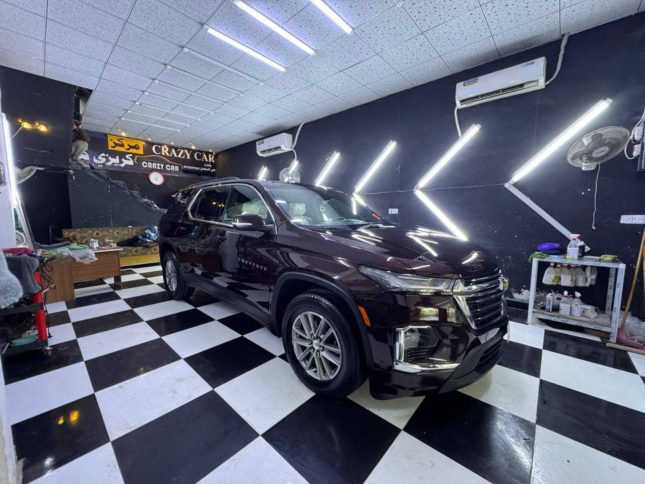 LlMlTED شوفراليت ترافيراس ٢٠٢٣.
بصمه اربع أبواب
جنطة كهرباء 
تبريد 3 قطع 
شاشة قاصة  حجم كبير 
7 راكب سياحي 
نظام مانع تصادم 
نظام تحديد المسار 
سايد بريك كهرباء 
كشنات جلد اسود 
داخل اسود 
كشنات الصدر كهرباء 
تدفئة كشنات الصدر 
تدفئة ستيرن 
6 سلندر 3600
ضرر السياره  موضح بالصور 
السيارة كاملة من 
كل النواحي بدون اعطال 
مكان السيارة بغداد
275$ وبيها مجال بسيط  رقم  بغداد ***********
مرقم بغداد
