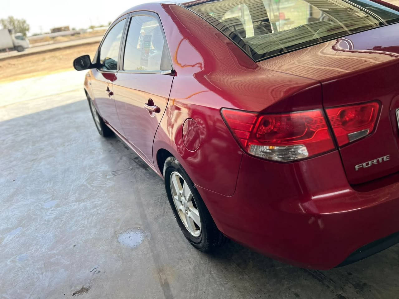 السلام عليكم
ادوات ادوات ادوات
الفورتي الحلوة للبيع خليجية بانزين دبل نوزل
كصة جنطة اللون احمر دم الغزال
الداخل كريمي واسود شاشة جبيرة وكامرة خلفية
السيارة جديدة جديدة وماشية قليل 
متومة طبق الاصل 
السعر ٤٧ مكانهة بغداد
***********
