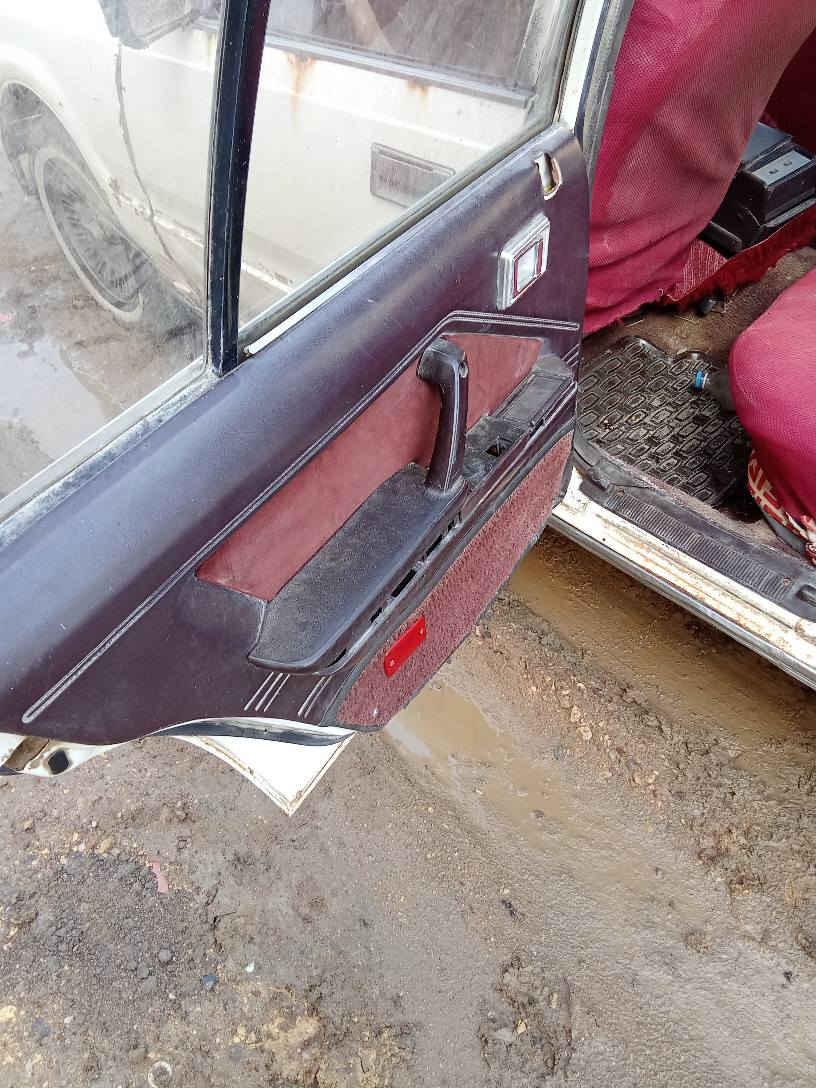 سلام عليكم للبيع سوبر85 كير ومكينه2/500نضاف كير بس لبك مايجي بيه ولباقي شوف العين حداديه نضيفه تخم تاير  كهربائيات كامله سلف دينمو جديد مكان سوك الشيوخ سياره ماندل راعيها ابيعه هل موجود كوم حديد سعر14وبي مجال لشراي ***********
