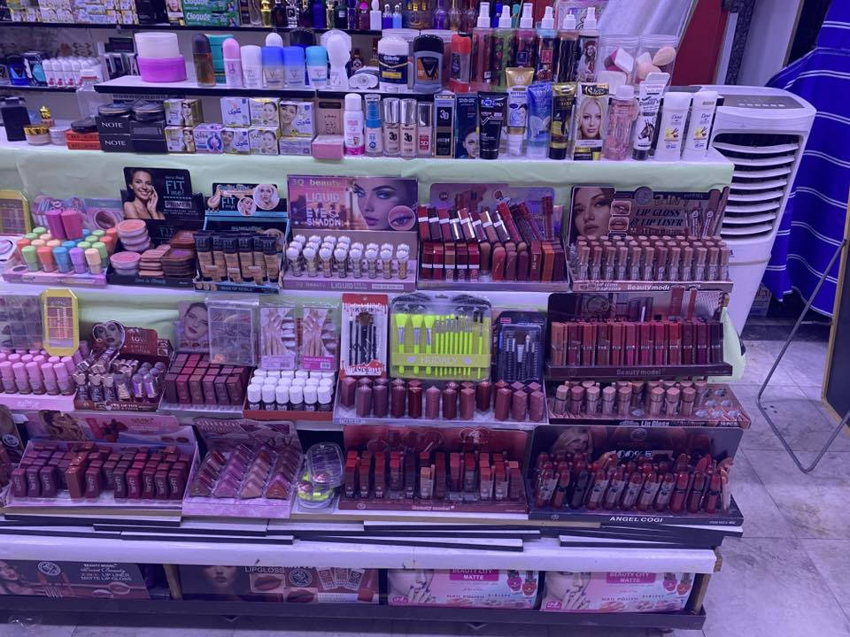 متوفر بيع شلعه بسعر مناسب كله ستندر واصلي كوزمتك عطور خليجي فرنسي معطرات بخور اماراتي سعودي 

***********اتصال
***********واتساب
