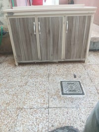 كاونتر ابو كرانيت 3ابواب حيل نضيف السعر 75وطباخ ابلازمه مع قاعده المني...