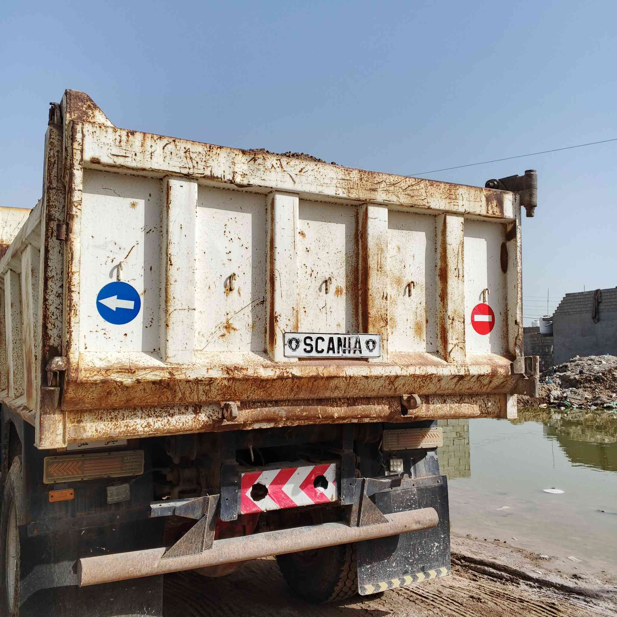 السلام عليكم مان تك للبيع موديل 95رقم ديالى ألماني مشروع وطني محرك سته سوبر تجاره  كير ابو الحصيرة اربعه في أربعة تخم تاير تخم باتري سياره جاهزة تحويل ثاني يوم/للاستفار على هذا الرقم/***********/
