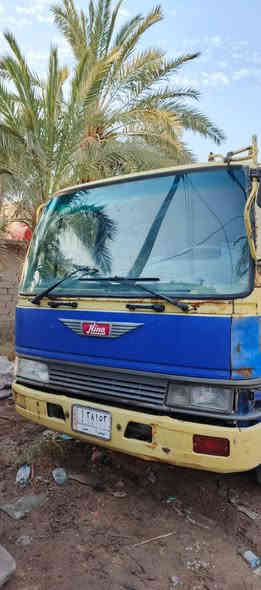 السلام هينو طيره ٧٠عادي طول سته وربع سياره محوره كرين يونك أربع سلايت مخالف مكاني بصره السعر ١٨٠ وبي مجال *********** ملاحضه بلسنويه ما مسجل كرين مسجل حمل
