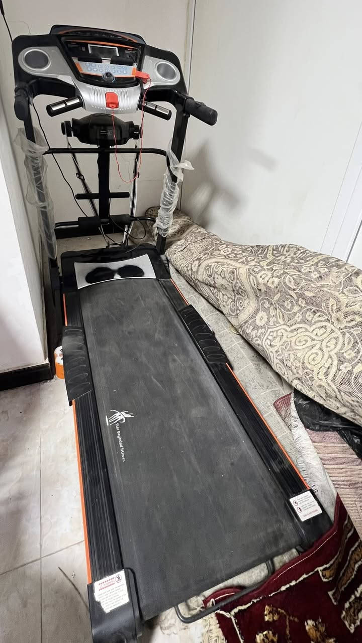 جهاز جري للبيع 
مستعمل نظيف جدا اخو الجديد
سعر ٣٧٥
يتضمن وياه جهاز تدليك وإذابة الشحوم
للاستفسار ***********
