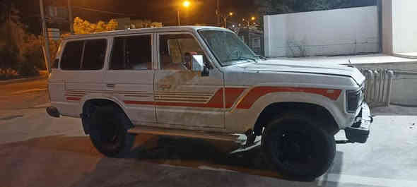 لانكرؤزه ر سه نه وي ئه سلي،كيرومه كينه وئه كسل به شه رت،ده بل ئه كسل مه زبوت چكنيته، نه هه لم نه بوغاري نيه مالي دؤسته.كاره باي مه زبوته،4تايه باشي له زيره، ته قه و ره قه ي به شه رت، مه كينه ى 4fشوين بازيان سعر17$ ***********
(پاوةر نيه)
