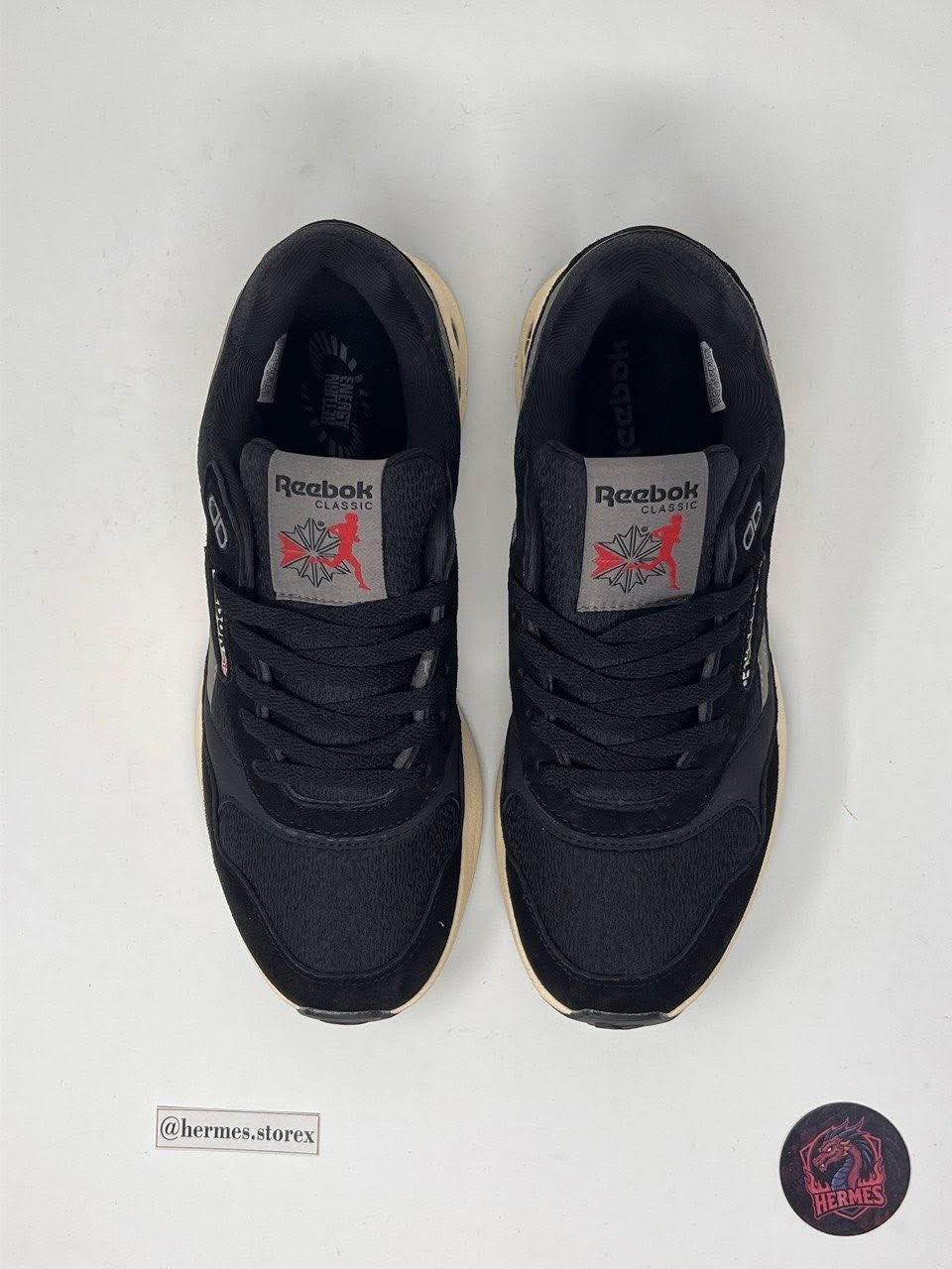 Reebok ers
الحجم:43(27.5سم)
الوصف: باله فيتنامي نظافة 💯، تحفة كلاسيكية، 

السعر:   35 الف دينار عراقي.

🚚 يوجد توصيل لجميع المحافظات وجميع المناطق في العراق

ادخل انستا شوف القطع القويه المتوفره 
https://www.instagram.com/hermes.storex?igsh=MTQwdWQ4OTZ1YmxoMg%3D%3D&utm_source=qr


**إذا كنت صاحب هذا الإعلان وتريد حذفه لأي سبب، رجاءا أرسل رسالة إلى الدعم الفني**