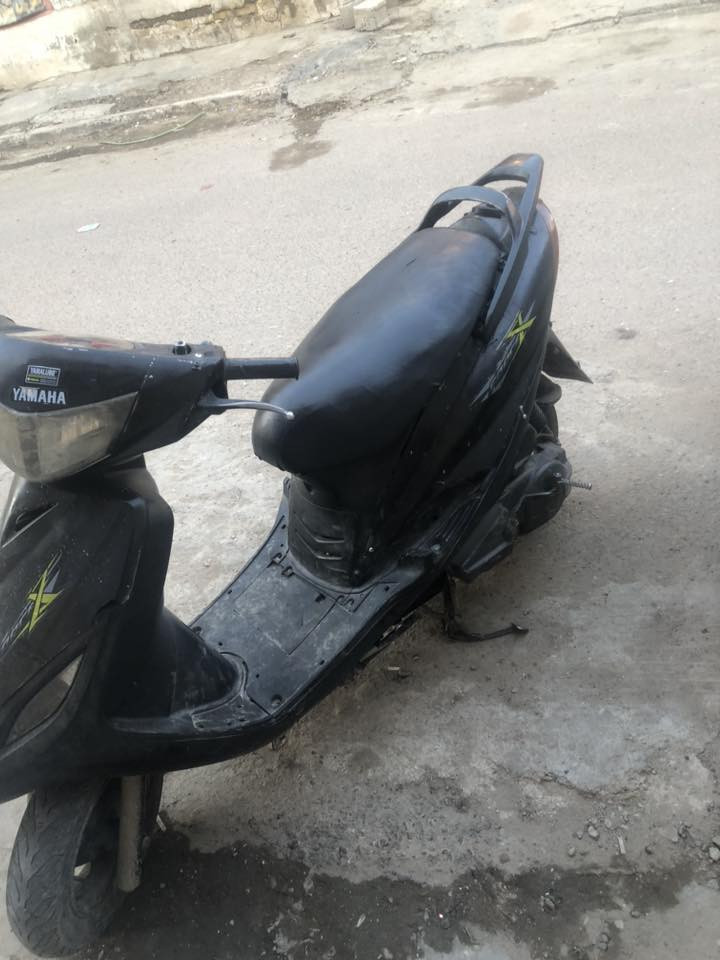 ام عليكم دراجه 140 ماكس لبيع الدراجه ماكو شي شغال بيها غير المكينه بدلت بيها تايرات ودبلات اماميه مستعجل عله بيعتها السعر 350وبيها مجال شراي يدخلي خاص *********** العنوان بغداد شارع حيفاء ملاحضه ابيع كوم حديد
