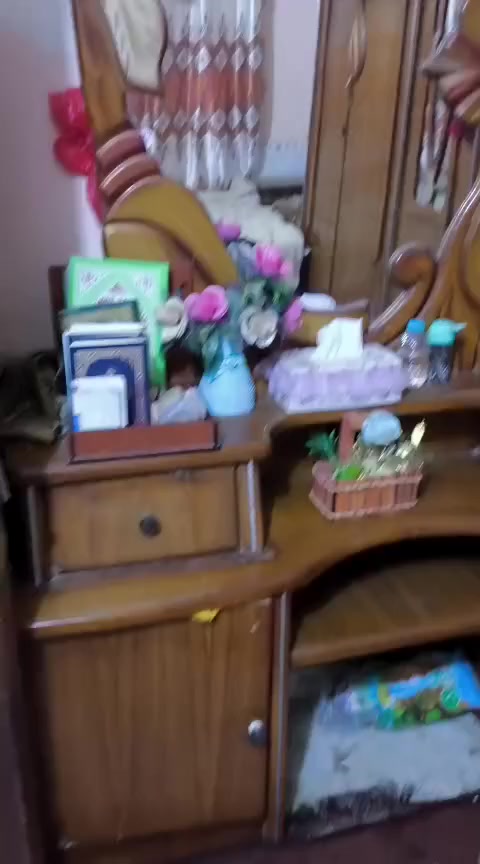 السلام عليكم غرفة نوم مستخدم للبيع مع كاونتر نضيف للببع
سعر الغرفه ٦٥٠ الف بيها مجال 

سعر الكاوتتر ٧٠٠ وبي مجال للطيبين 

المكان القرنه هور السعد
للاتصال ***********
***********
