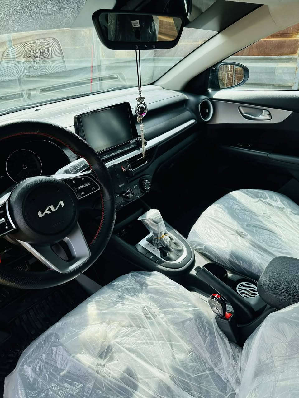 السلام عليكم فورتي 2023
سياره جديده ماشيه 32
صور الحادث بالمنشورات
وبل عراق صار بيه شخط
لا يرباك طاك ولا شاصي ولا لغد سونار موجود 

 عليه زوج تايرات جدد وعدسات زنون ول رضيه مغلفه 

لسعر145 وبيه مجال لعنوان بغداد 
رقم ***********
رقم ***********
