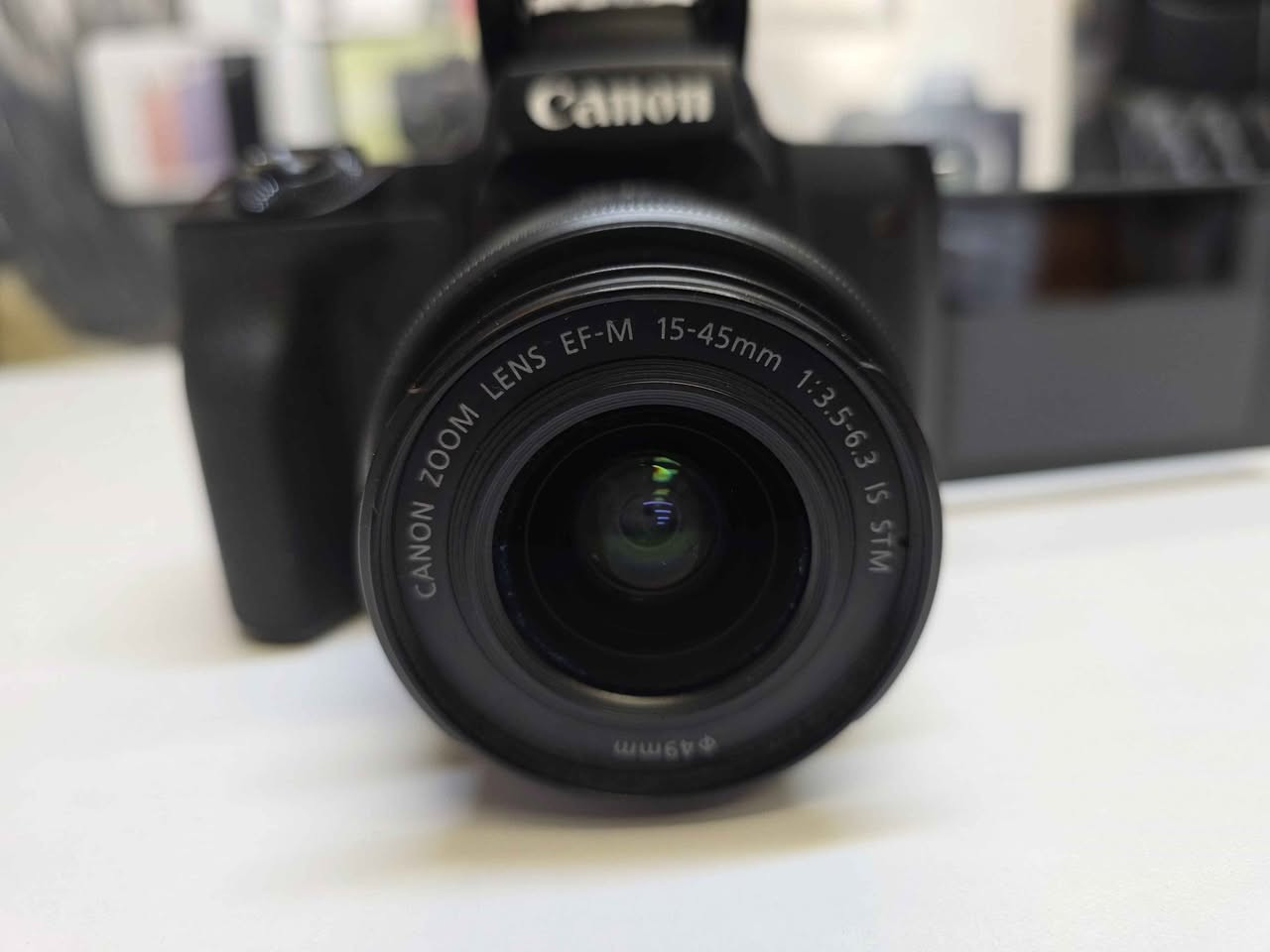 كانون M50 Mark II  مع عدسه بلاديه 
15 45 اوتو فوكس سريع بدون نويز STM 
تتميز بمستشعر APS-C بدقة 24.1 ميجابكسل، معالج DIGIC 8، وتسجيل فيديو بدقة 4K تدعم الكاميرا ميزة البث المباشر والتركيز التلقائي للعين معالج الصور: DIGIC 8 .تدعم تسجيل الفيديو الرأسي لشبكات التواصل الاجتماعي الريلز مع تتبع دقيق للعين والوجه .الشاشة: شاشة LCD تعمل باللمس قابلة للتحريك بالكامل الاتصال: مدمج بتقنية Wi-Fi و Bluetooth لنقل الصور لاسلكياً   والبث المباشر على YouTube EOS 
       ✨️✨️السعر 680 الف ✨️✨️ بغداد, العراق


**إذا كنت صاحب هذا الإعلان وتريد حذفه لأي سبب، رجاءا أرسل رسالة إلى الدعم الفني**