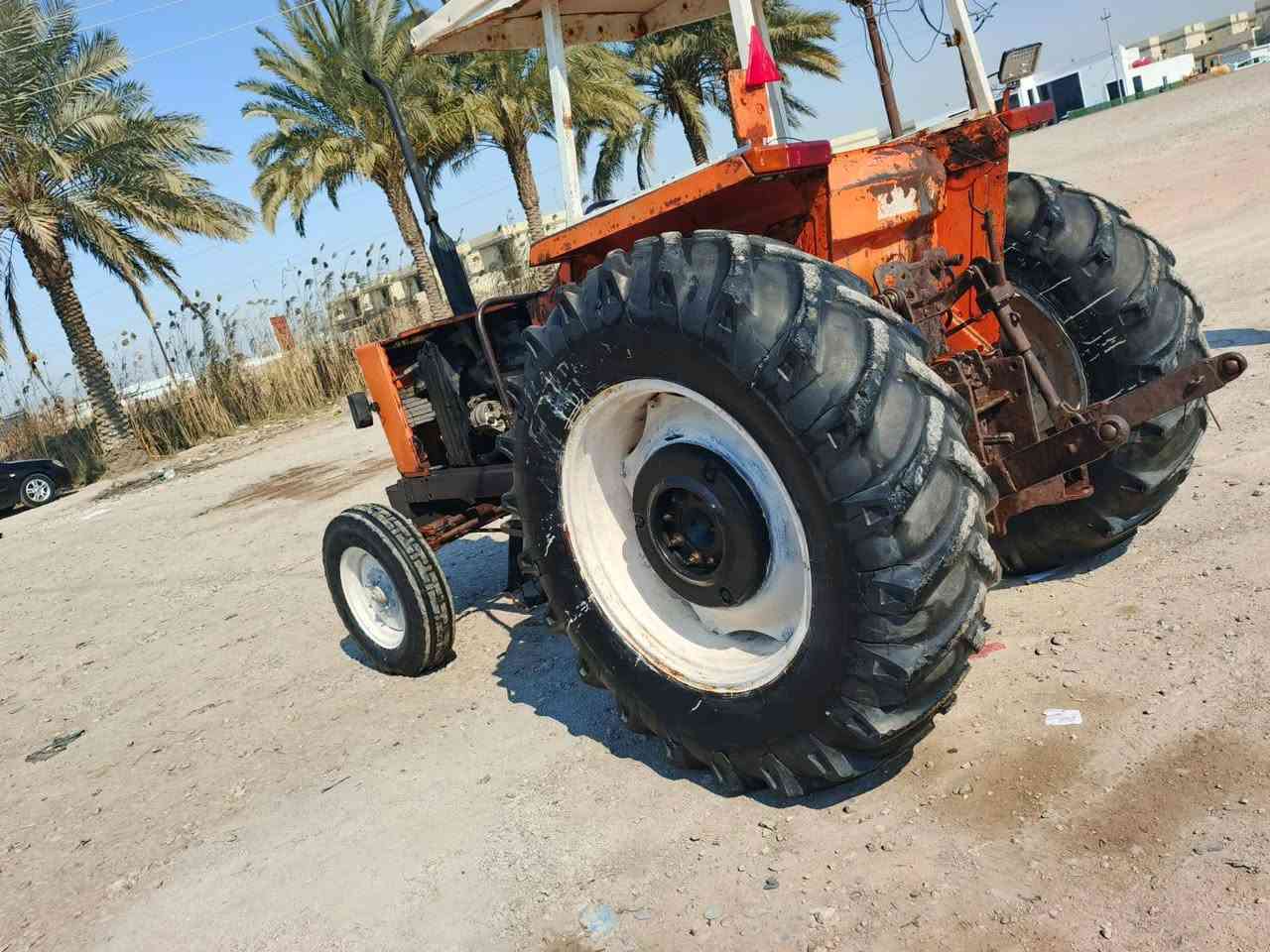 السلام عليكم مكينه فيات موديل 81 مكينه  رقم سنويه واسط تحويل مباشر مكينه كير واكسن كفاله عامه وضع الشركه ماكينه جاهزه للكراب مكان الماكينه واسط زبيديه وسعرها على الاتصال ***********
