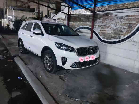 السلام عليكم
للبيع كيا سورنتو خليجي 

موديل 2020 اللون ابيض

رقم بغداد الجديد سنويه 

وهزه جديده بإسمي 

مواصفات 

اريل نفگيشن

شاشه كامرا

بصمه 

بصمه ابواب 

يدات نيكل 

لد نهاري 

لايت زنون 

دبل شباك

مري شفط 

اشارة مري 

اشارة ترحيب ابواب

حساس امامي 

حساس خلفي 

باب خلفي كهرباء 

ويل كروم 

محرك 6 سلندر 

كير اوتوماتيك 8 نمر

تحكم استيران جيهتين

شاحن وايرلس 

بردات خلفيه 

كشنات جلد 

كشنات كهرباء٢

7 راكب 

3 قطع تبريد

شاحن مبايل لا سلكي

شاحن USB خلفي

السعر 260 قابل للتفاوض

مكان السياره بغداد حي العامل

تلفون ***********
