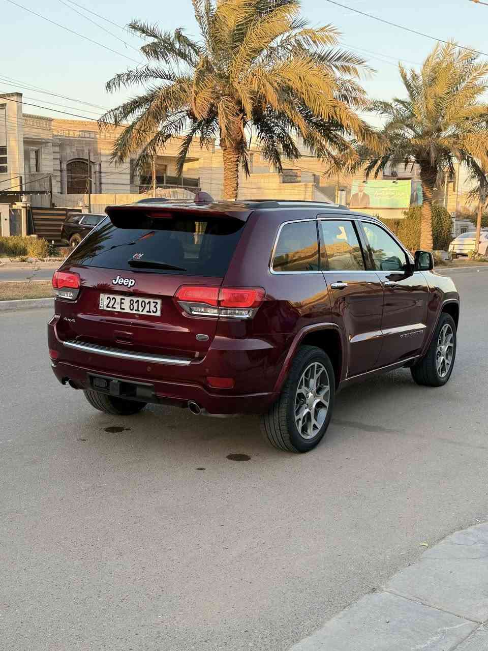 سلام عليكم جيب موديل 2021 وارد امريكي اكلين تايتل اوفر لاند جكات  ماشية 61mi   مكفولة عدة بارد صار بيها هنا صغير  السيارة كلش جديدة او حلوة مابيها نقص برغي 
مكان السيارة بغداد السيدية 
السعر 295 ورقة وبيها مجال 
للاستفسار : ***********
