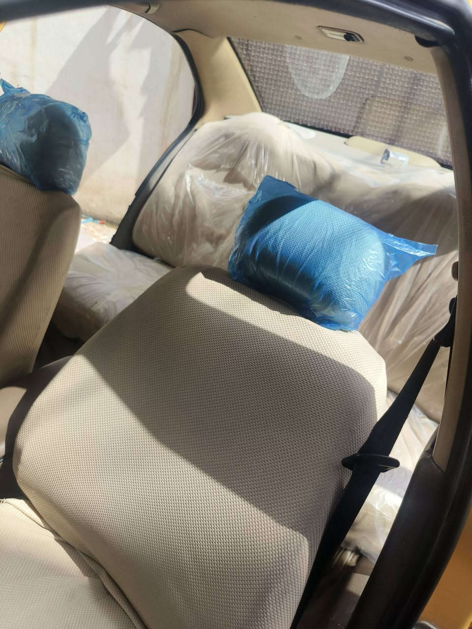 سمند موديل 11 كهرباء كلها شغاله النضافه فول تحويل ثاني يوم الصور تحجي عن نضافت السياره بيها خيط تبخير السعر ٣٥ ورقه وبيها مجال بصيط ‏‪***********‬‏
