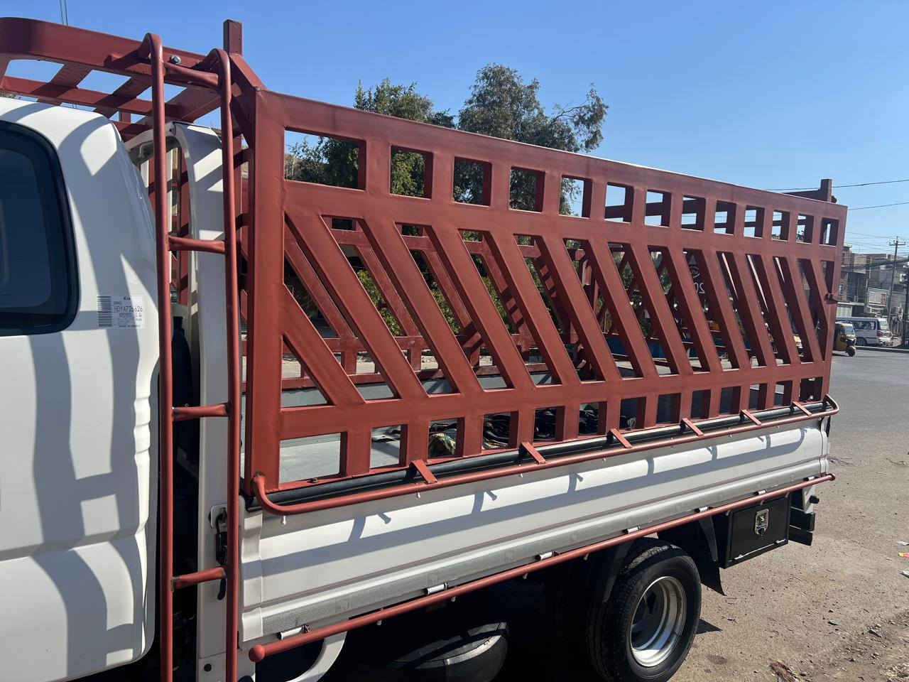 السلام عليكم محجر مال فحل للبيع وياه سبايدرات ويا دروجه شغل حيدر ابو حي النصر الحدادع سعره 800 وبي مجال بغداد الشعب ***********
