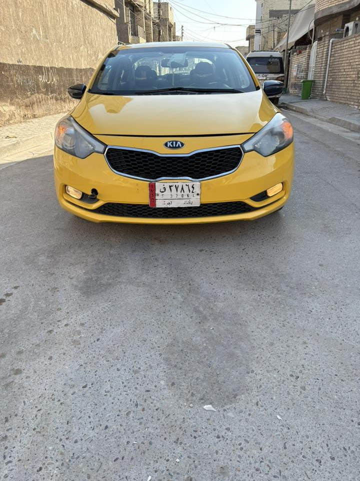 سلام عليكم
فورتي موديل ٢٠١٥ حادثها جامبغ وبنيد الجه لأيسر محرك دوش ١٨٠٠تخم تاير وحداديه كفاله السياره نص فول بدون أي تبديل عده الجاملغ والبنيد اليبل واحد 
مكاني بغداد 
الرقم ***********
