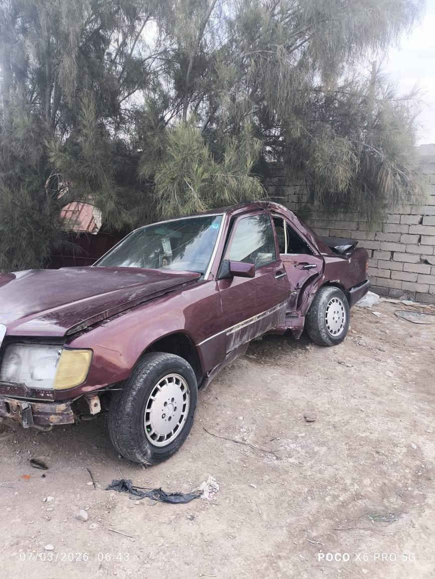 السلام عليكم اخوان عندي سياره مظروبه مارسدس دب البيع على ظربتهه السياره بأسمي رقم الماني رقم السيارة عماره سعرها 35ورقه وبيهه مجال رقم تليفون ***********العنوان القرنه الشرش
