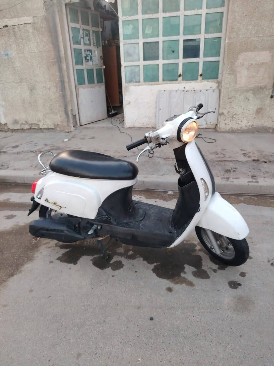 كامكو للبيع الدراجه برغي ممفتوح بيه حديث نكره وكلش ناعمه لا تبخير ولا تنقيص مكاني الدوره ***********
