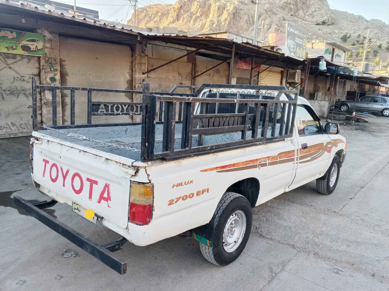 تۆیۆتا پیکاب ...نرخی 32 گەڵا 🙂
مەکینە 3y ..بەشەرتی گێڕ و مەکینەو ئەکسل ...
 ئاڕمی پلاستیک سلێیمانی ..بەشەرتی غەرامە ...😍
 شەنسی و تەقەو ڕەقەی بەشەرت ....
 ناو سوورە ..کوشن و گاعی و ناو و دەری زۆر جوانە 
 ***********_*********** ...ئەدمین 😍
