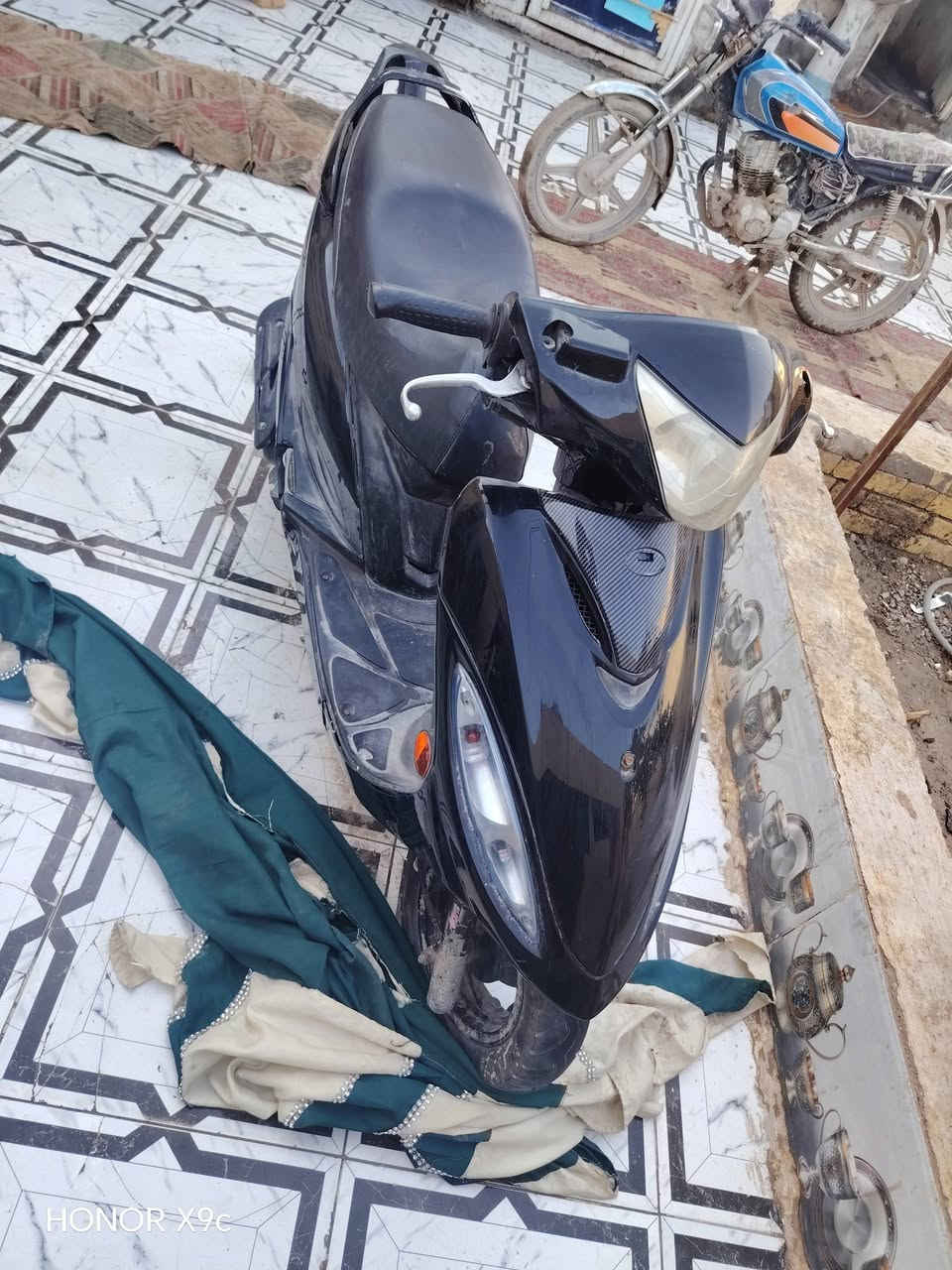 السلام عليكم جي 4 للبيع مكان ناصريه مركز ***********
