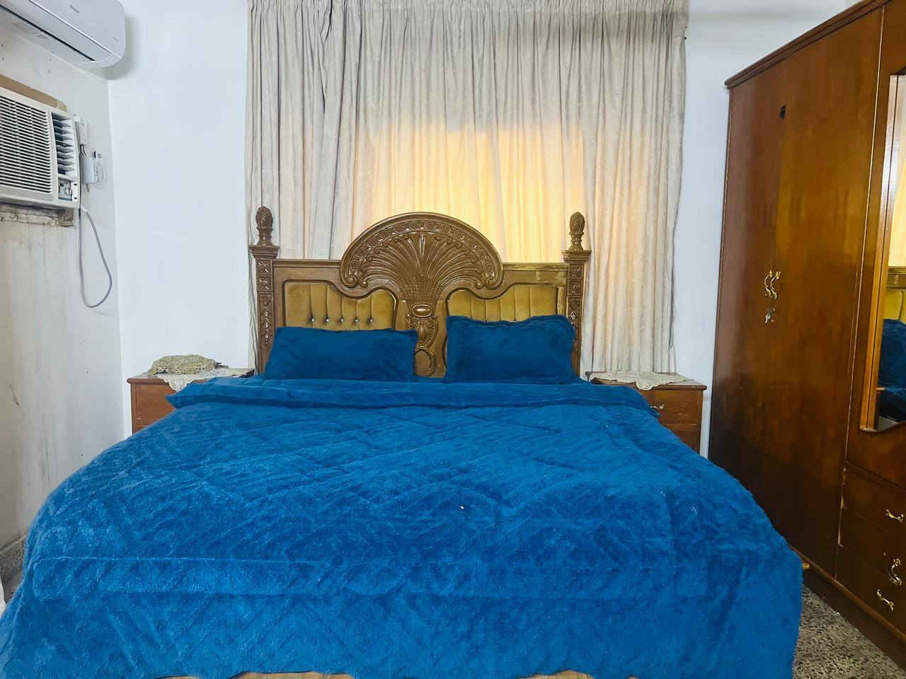 ***********
شراي يراسلني واتساب ققط
ثلاجه ضخمه نظيفه ب ١٠٠
غرفه كلهه صاج عمل حطاطه ملحق داخلي ملحق ٦ بوب
تخم تركي ١٠ مقاعد تكمه اسعار مناسبه 
عنوان بغداد الغزاليه
