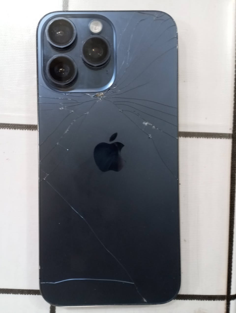 سلام عليكم ايفون 15برو ماكس ذاكره 256بطاريه 75   

مبدل شاشه نوعيه حلوه سعره 550 مكاني نجف للستفسار ***********
