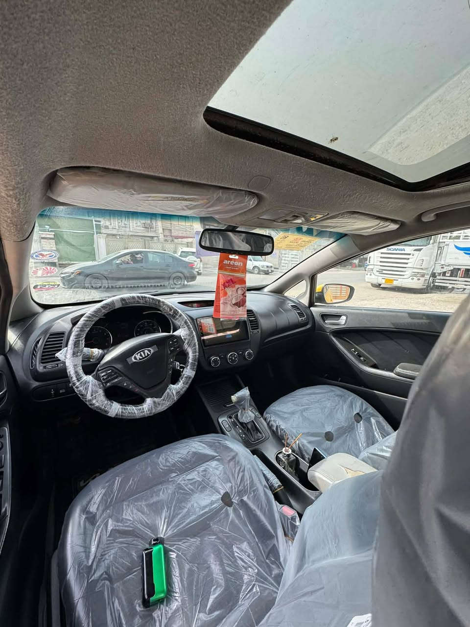 السلام عليكم كيا فورتي موديل 2014 حادثها باب خلفي بدون دواخل السياره بجم كبس
السياره فول مواصفات السياره جاهزه و جديده مال جناي امانت الله 
المواصفات 
شاشه 
كامره 
تحكم ستيرن جيهتين 
مانع نزلاغ 
ثلاث انضمه قياده 
سلايت روف طكتين 
بصمه بواب 
حساس امامي 
حساس خلفي
محرك المرغوب لا تبخير و لا تنقيص 
كير at المرغوب 
السياره كير مكينه صدر امامي خلفي تخم تاير جديد تبريد ثلج رقم بغداد الدولي تحويل ثاني يوم السعر 104 وبيه مجال حق الجيه مكان بغداد رقم الهاتف ***********

