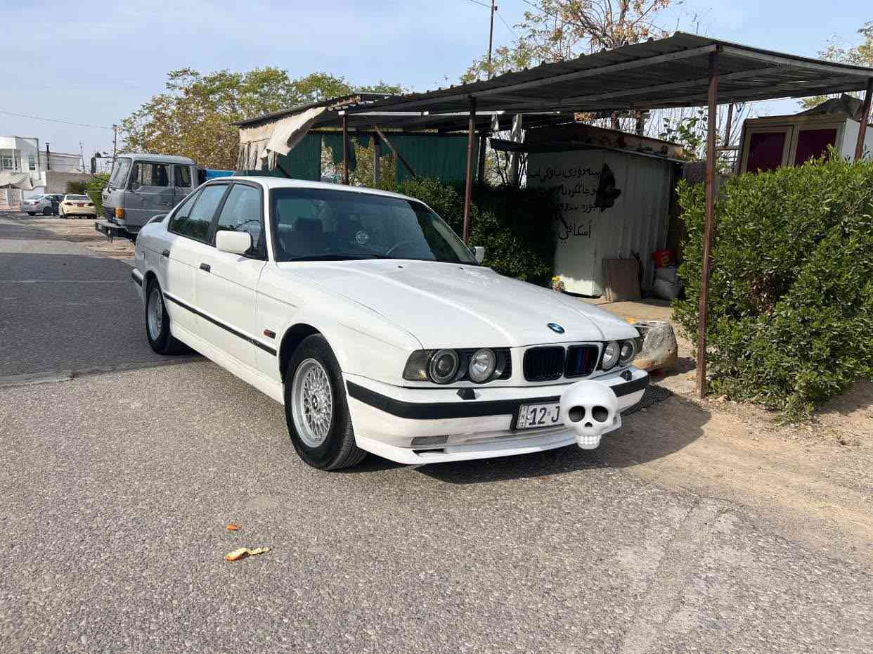 BMW525

BMW 1991 فول مواسەفات
گێڕ عادی تەبرید مەکینە٥۲٥
سەنەوی تا ۲٠۳٠ نوێیە 
 تحویل و بەناوکردن بە شەرت
سەیارەکە عامە بۆ جوانی  
٤ تایە نوێیە 
سەیارەکە نمونەیە لە جوانی 
سلایت فول گێڕ حادی
داخلی نوێ
شوێن هەولێر
***********واتساپ

سعر 62$ مەجال أربيل, العراق
