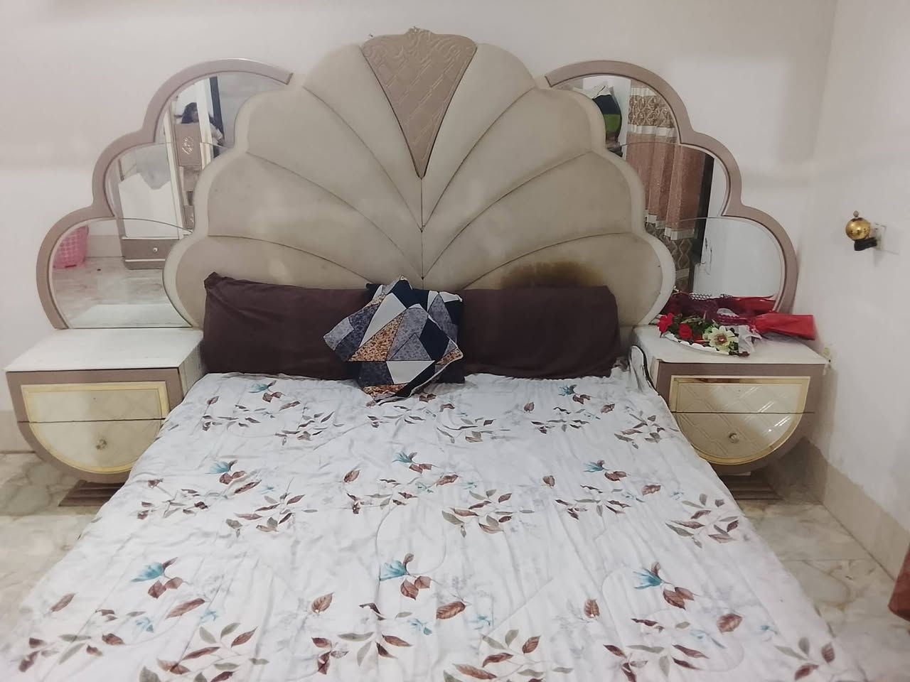 غرفه جديده.  مكانهم العلم 600بيهه مجال


**إذا كنت صاحب هذا الإعلان وتريد حذفه لأي سبب، رجاءا أرسل رسالة إلى الدعم الفني**