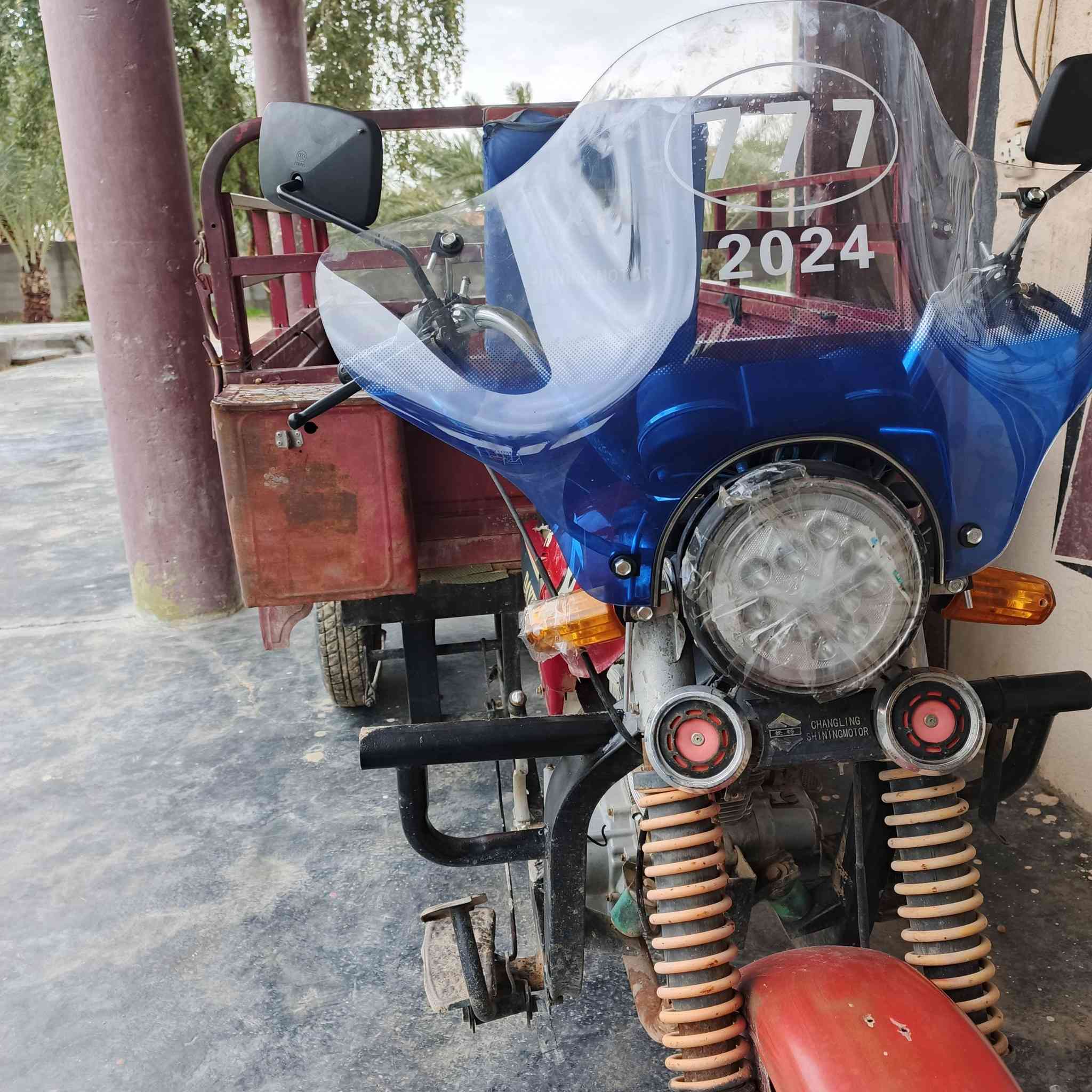 السلام وعليكم
 ستوتة دايوان للبيع 2017 اوراق اصولية خمسة نظافة فول كهربائيات شغالة سلف ديالى حمرين 
السعر 875
***********
