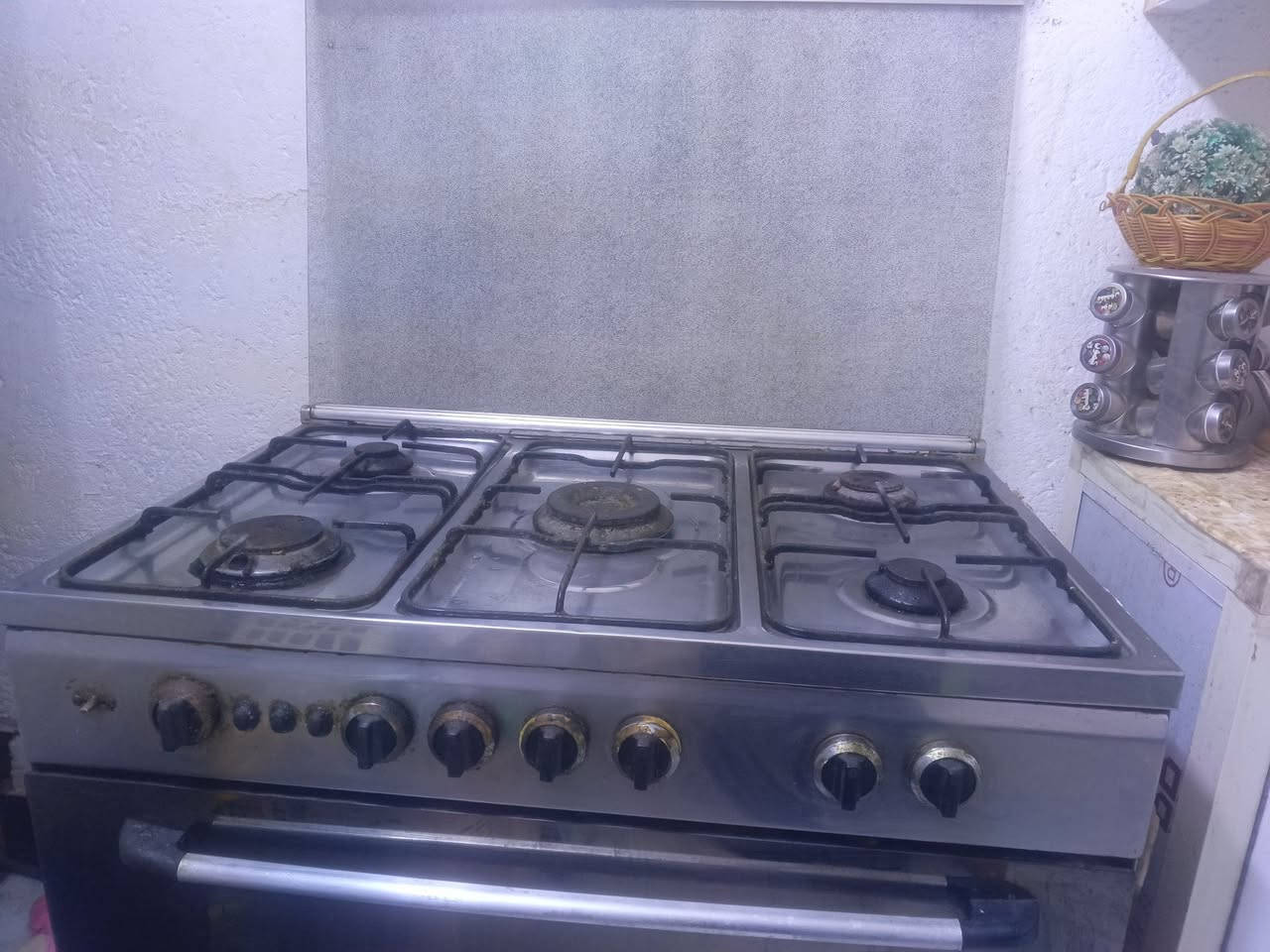 طباخ 
ابواب حمام عدد 2
راوتر نت صغير 
للبيع


**إذا كنت صاحب هذا الإعلان وتريد حذفه لأي سبب، رجاءا أرسل رسالة إلى الدعم الفني**