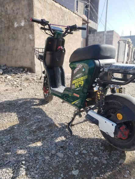 السلام عليكم دراجة للبيع R9 السعر375الف وبيها مجال صار شهرين من  مستخدميها والبطاريات نضيفات كلش المكان شهربان الرقم ***********
