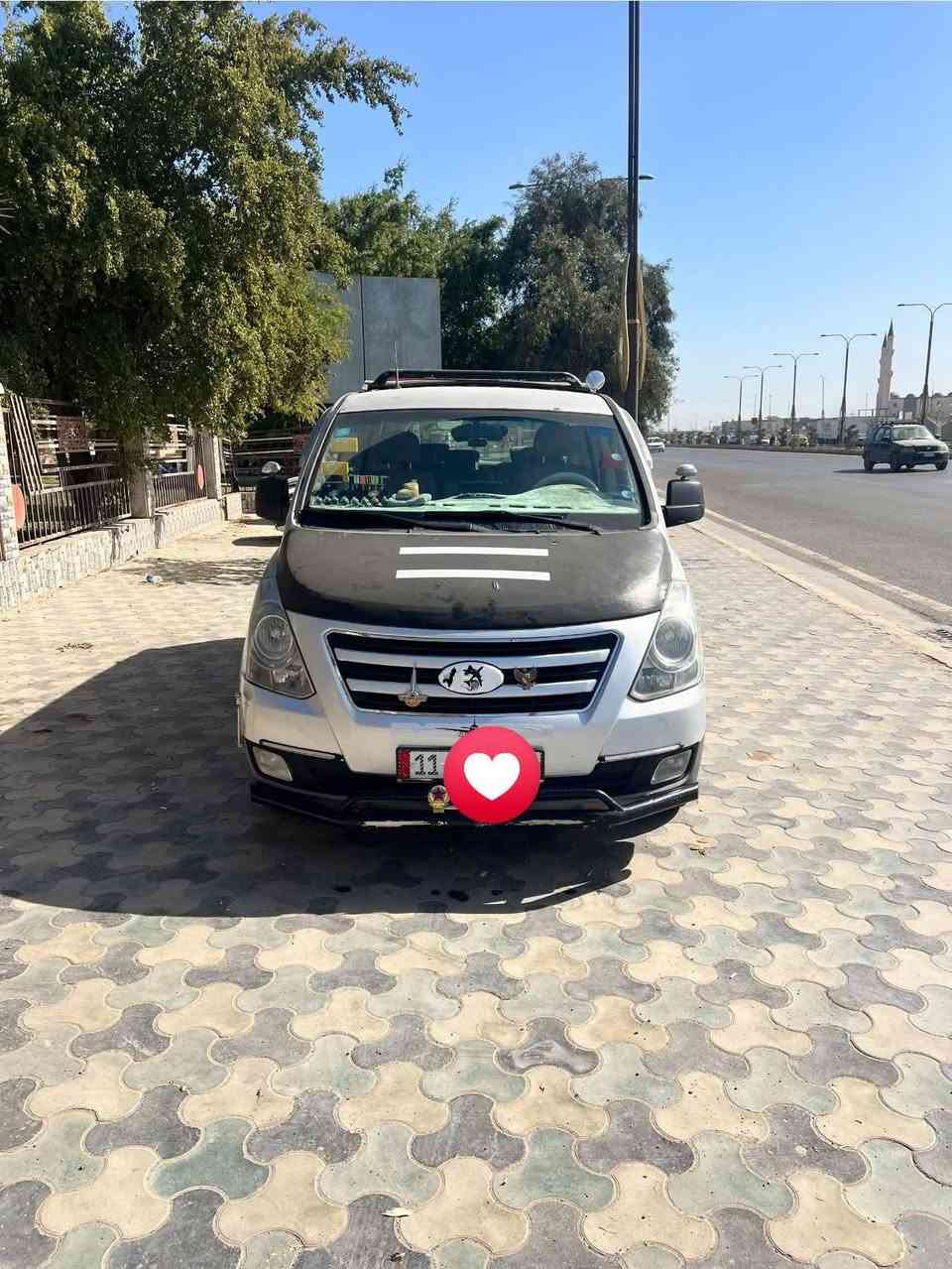 يالله سلام عليكم ٢٠٠٩رقم بغداد بسمي سياره حلوه بيه صبغ بابين وجاملغ اثر جراد محرك وكير خير من الله تبريد منضومه مي كامله تخم تاير صدر 80”بل100 
داخل حلو بس يرادله 
شاشه كأمره 
سياره جاهزه للشغل 
مامشتغله 
غير شهر واحد عل خطوط 
مو متعبه 
سعر 125بيه مجال ***********
يوجد واتساب
