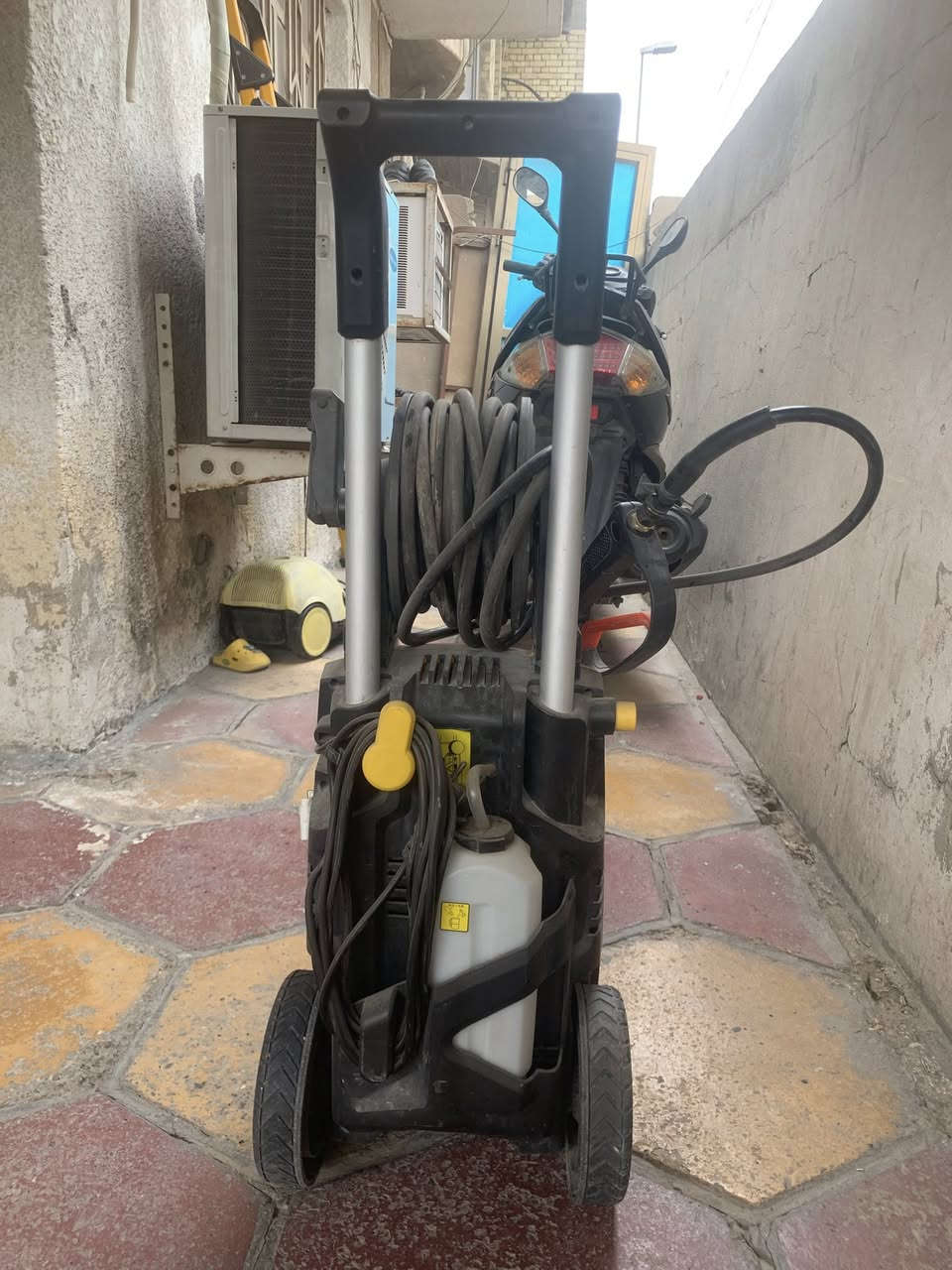 جديد استخدام قليل مال بيت السعر ٨٥ الف مكاني بغداد ***********
